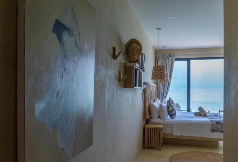 هتل Riviera Beach