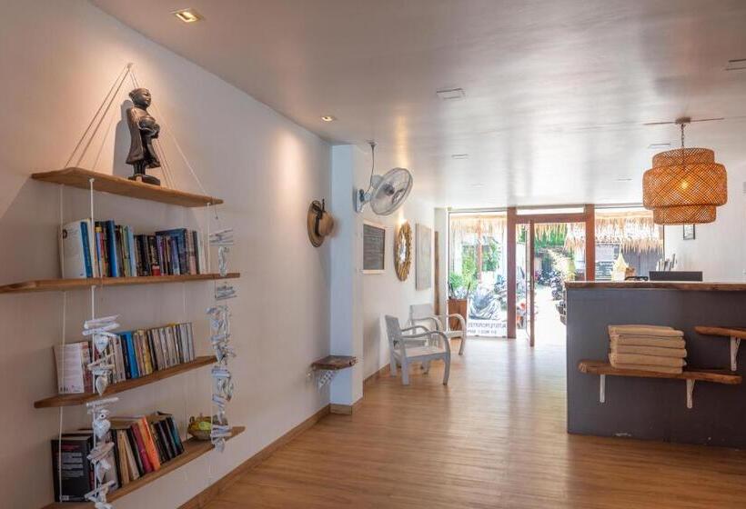 هتل Riviera Beach