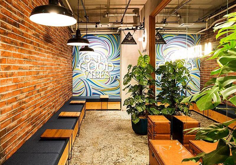 The Kitchen Hostel Ao