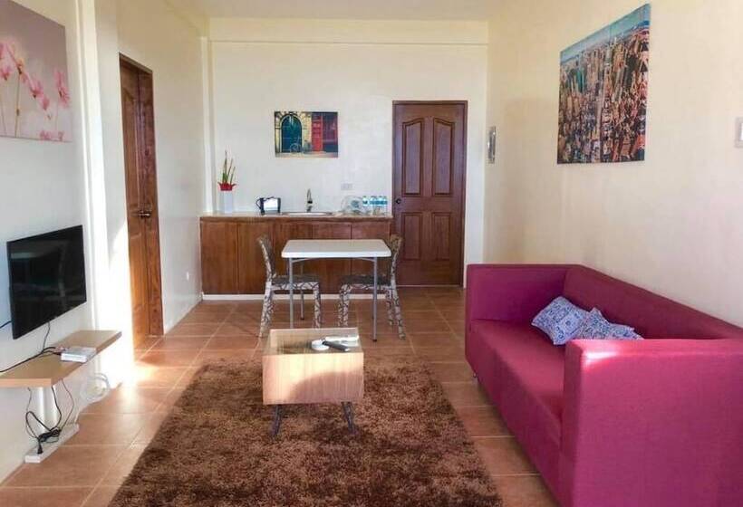 Acapulco Resort & Suites