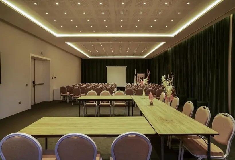Doubletree By Hilton Ben Guerir Hotel & Residences
