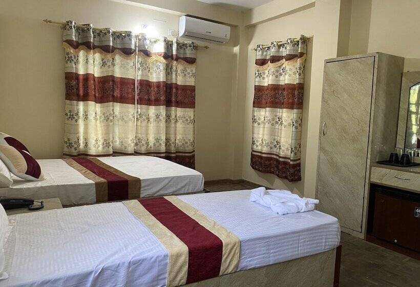 هتل Kavya Inn Chitwan