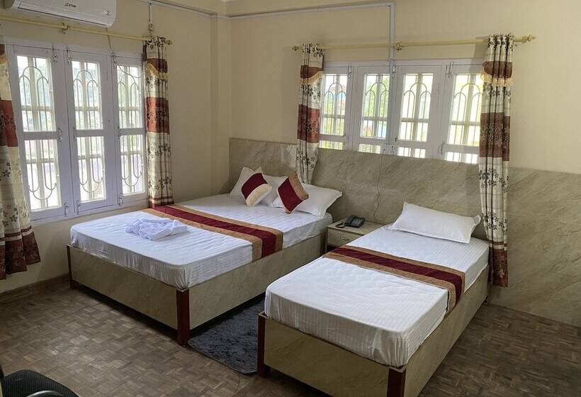 هتل Kavya Inn Chitwan