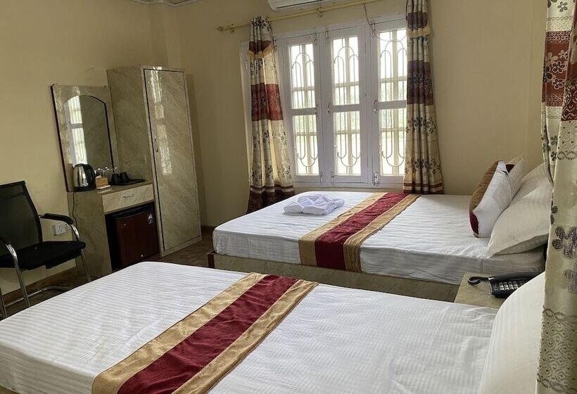 هتل Kavya Inn Chitwan