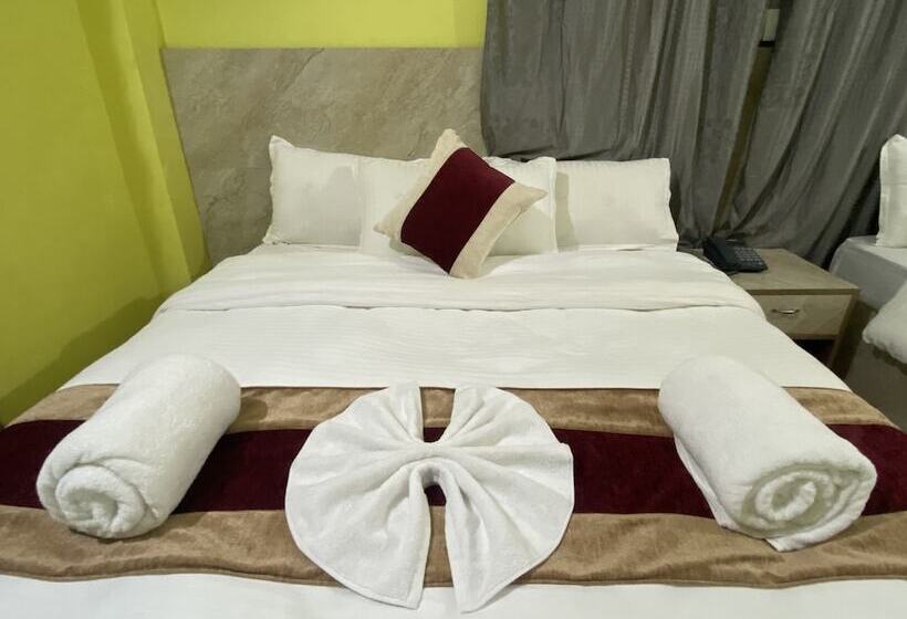 هتل Kavya Inn Chitwan