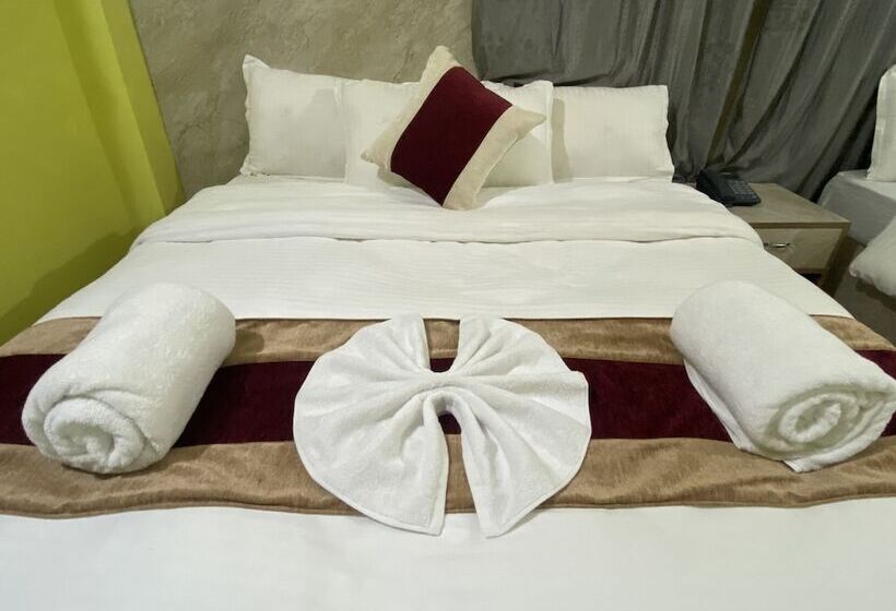 هتل Kavya Inn Chitwan