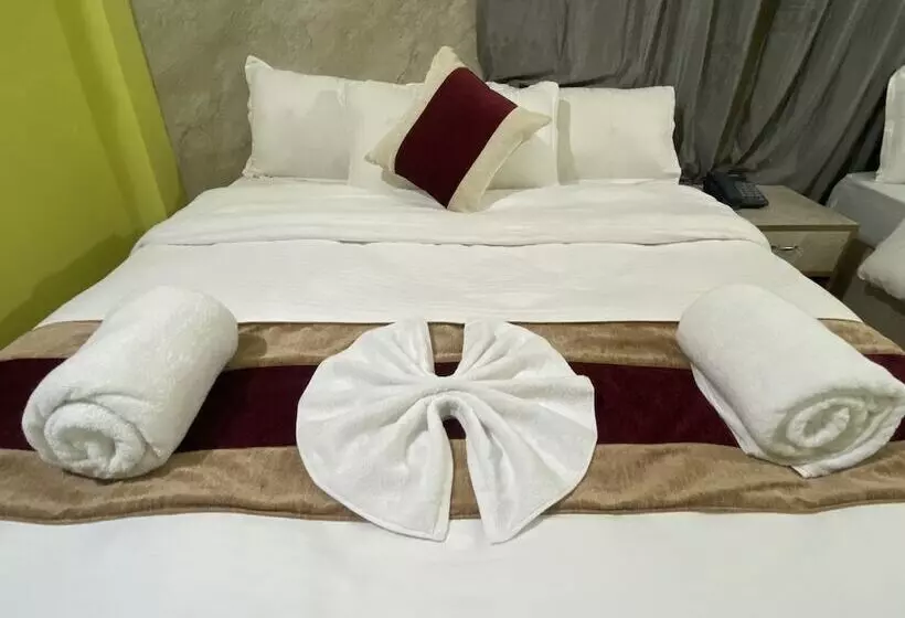هتل Kavya Inn Chitwan