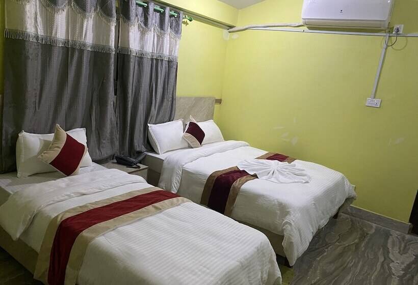 هتل Kavya Inn Chitwan