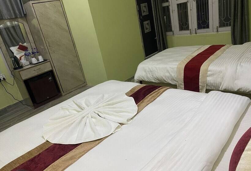 هتل Kavya Inn Chitwan