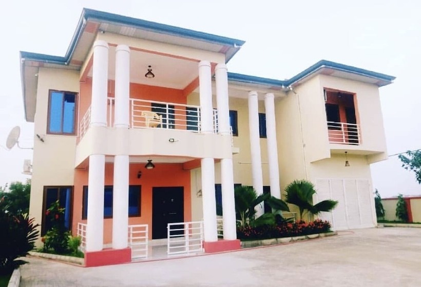 פנסיון Accra Royal