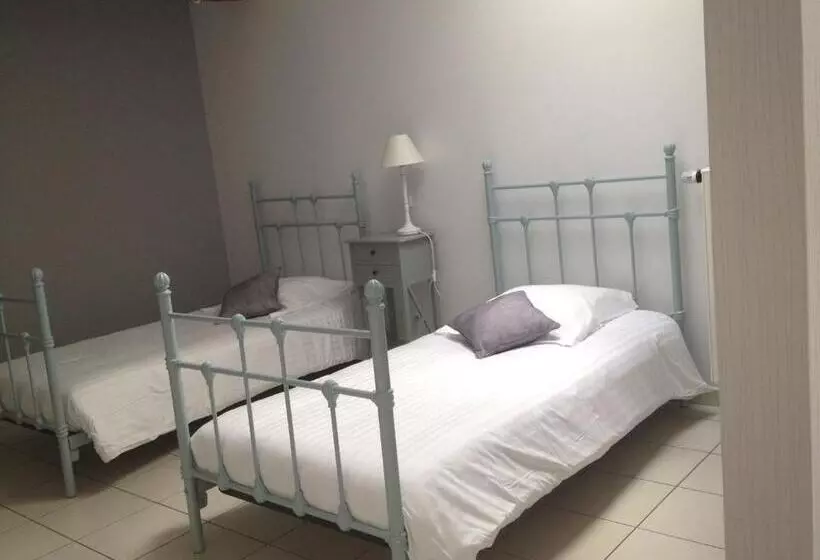 ベッドアンドブレックファースト Ferme De Villeray Chambre D Hôtes