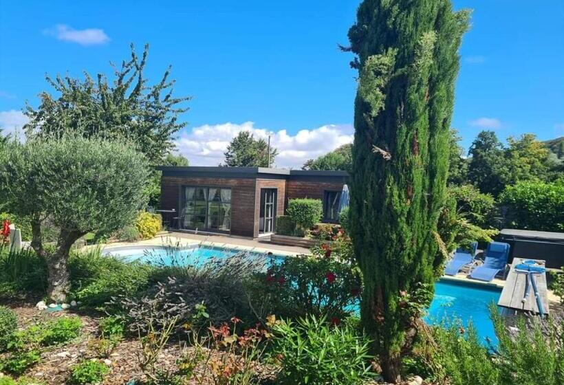 مبيت وإفطار La Griotte & Spa&piscine