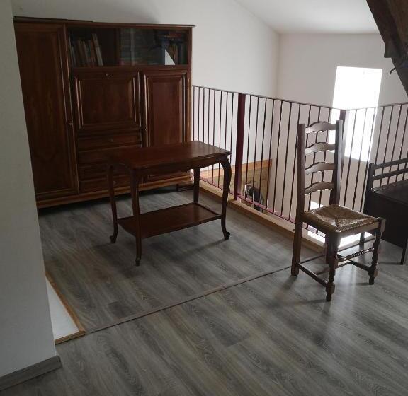 مبيت وإفطار La Petite Ecole