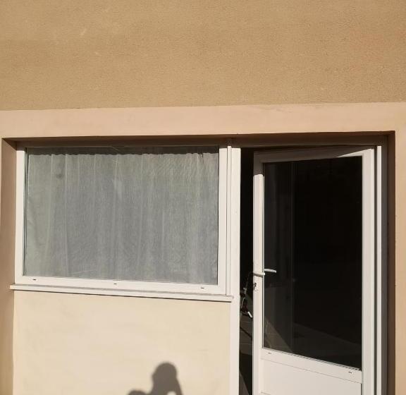 مبيت وإفطار La Petite Ecole