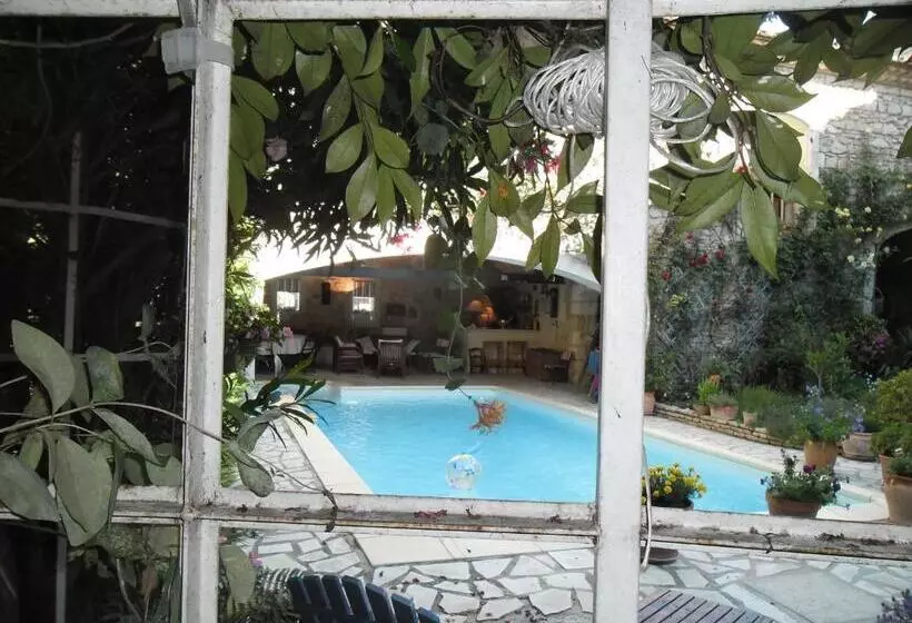 Aamiaismajoitus (B&B) Le Clos D'isabelle
