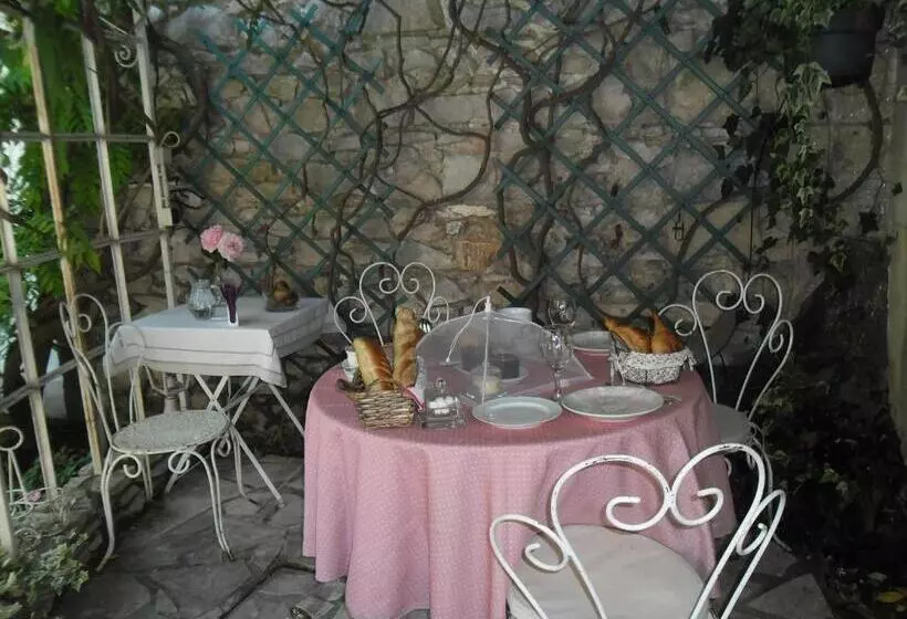 Aamiaismajoitus (B&B) Le Clos D'isabelle