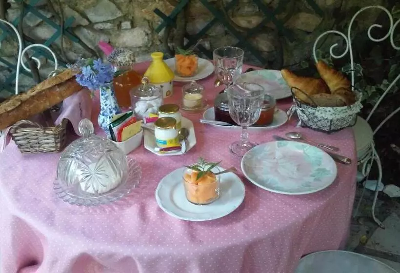 Aamiaismajoitus (B&B) Le Clos D'isabelle