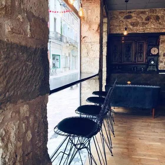 ベッドアンドブレックファースト L'entrée Chambres D'hôtes Bar & Restaurant