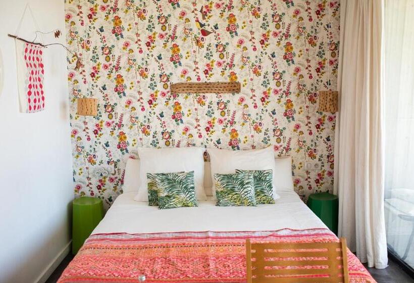 تختخواب و صبحانه Maison Jalon