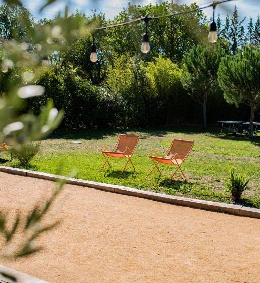 تختخواب و صبحانه Maison Jalon