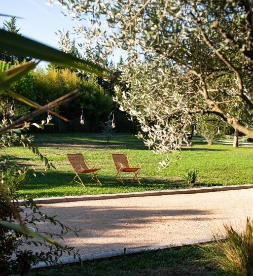 تختخواب و صبحانه Maison Jalon