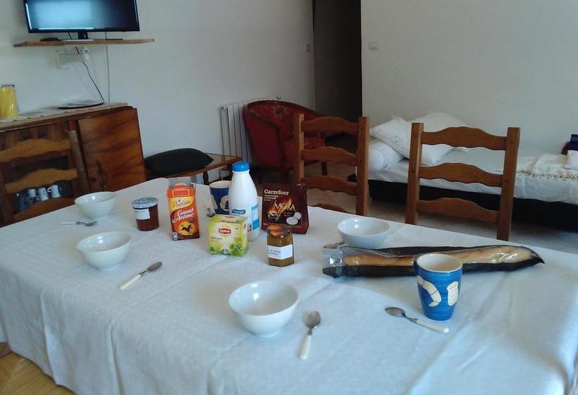 Villa De 2 Chambres Avec Piscine Privee Jardin Et Wifi A Mormoiron