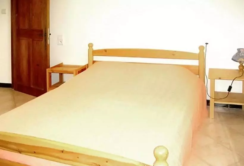 Villa De 2 Chambres Avec Piscine Privee Jardin Et Wifi A Mormoiron