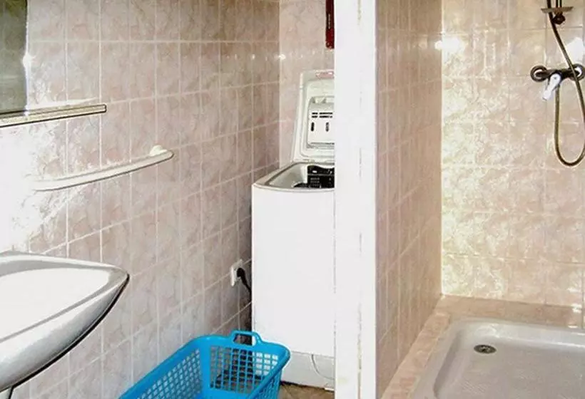 Villa De 2 Chambres Avec Piscine Privee Jardin Et Wifi A Mormoiron