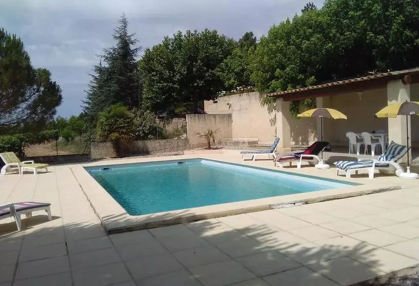 Villa De 2 Chambres Avec Piscine Privee Jardin Et Wifi A Mormoiron