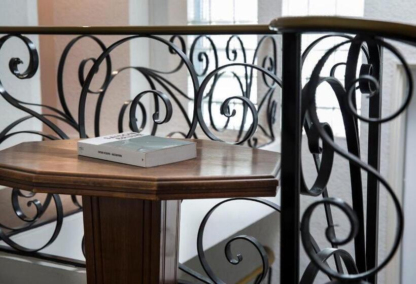 فندق Les Mesanges