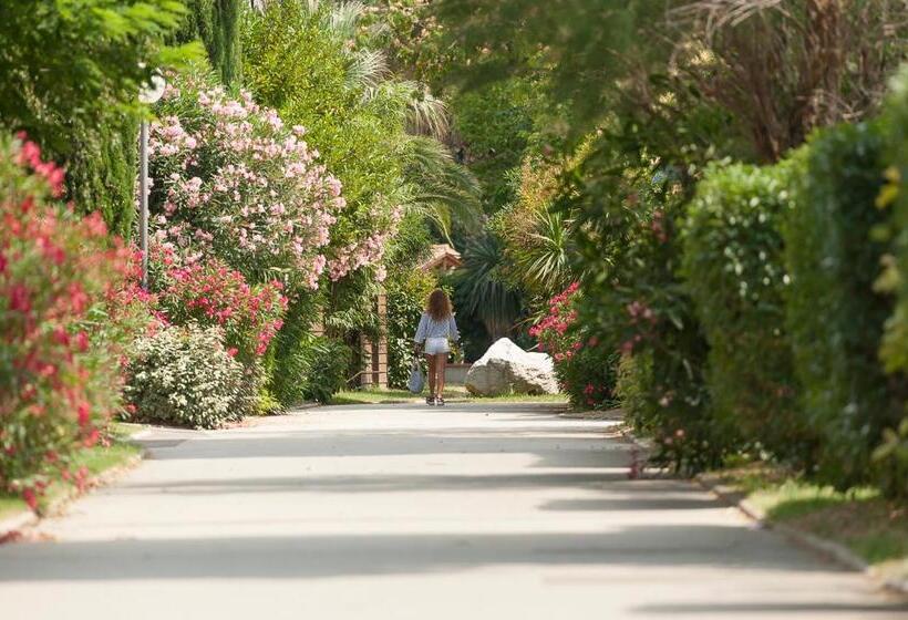 בית מלון כפרי L'hôtel Du Méditerranée