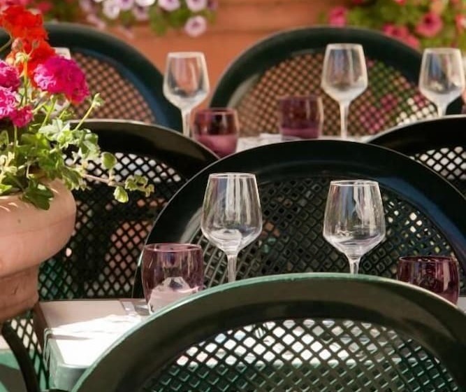 ホテル Logis Hôtel Le Bocage