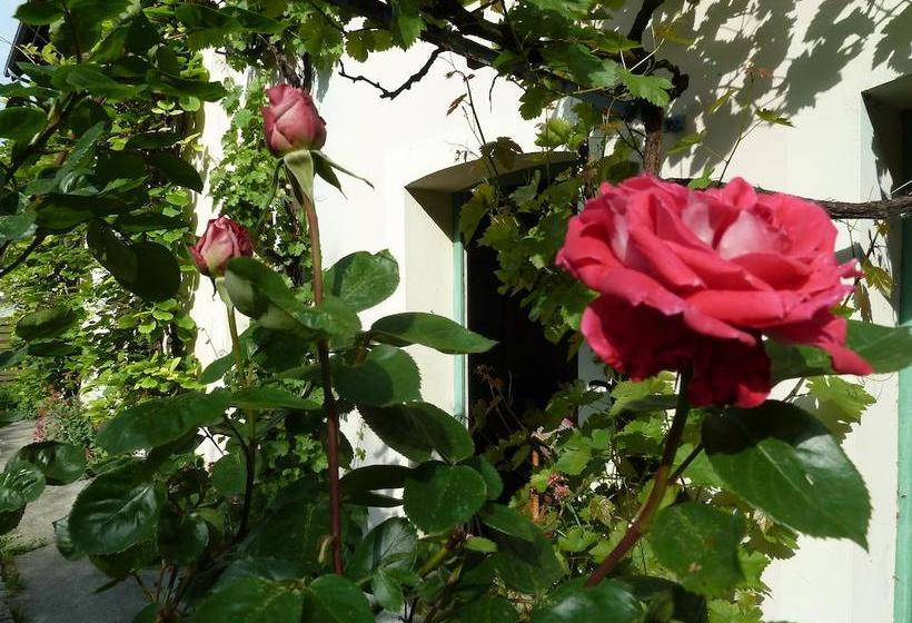 مبيت وإفطار A Livre Ouvert