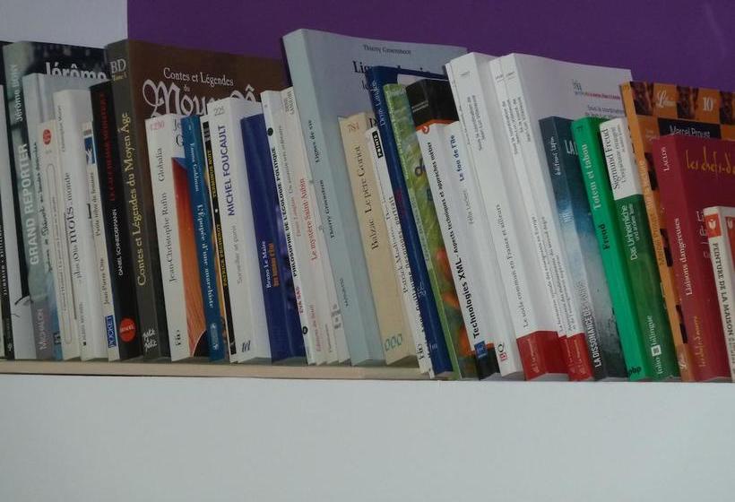 مبيت وإفطار A Livre Ouvert