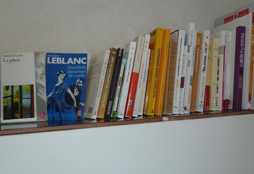 مبيت وإفطار A Livre Ouvert