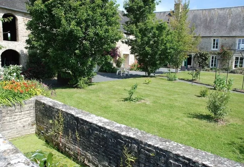 Aamiaismajoitus (B&B) Chambres D Hotes Les Pieris