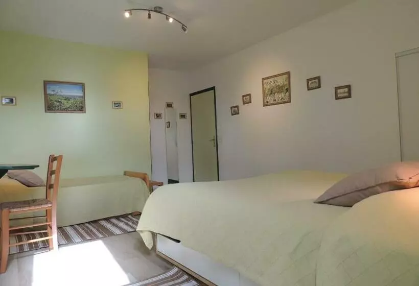 Aamiaismajoitus (B&B) Chambres D Hotes Les Pieris