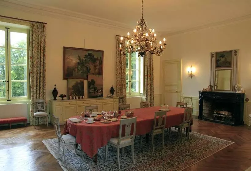 Aamiaismajoitus (B&B) Château De La Marronnière