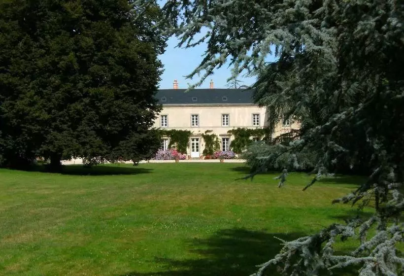 Aamiaismajoitus (B&B) Château De La Marronnière