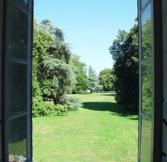 Aamiaismajoitus (B&B) Château De La Marronnière
