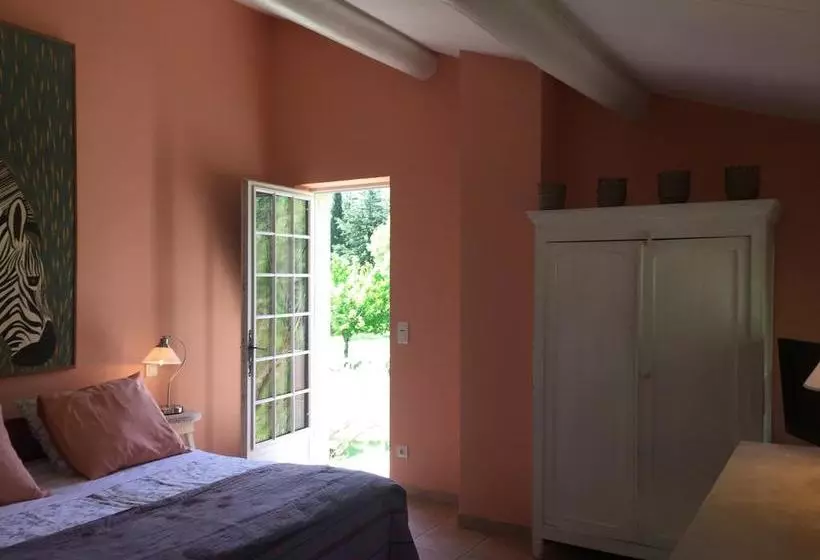 تختخواب و صبحانه La Croix Du Gres