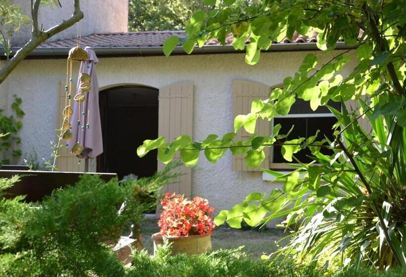 住宿加早餐  La Devinière