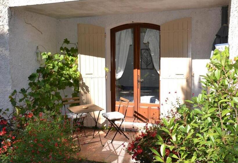 住宿加早餐  La Devinière