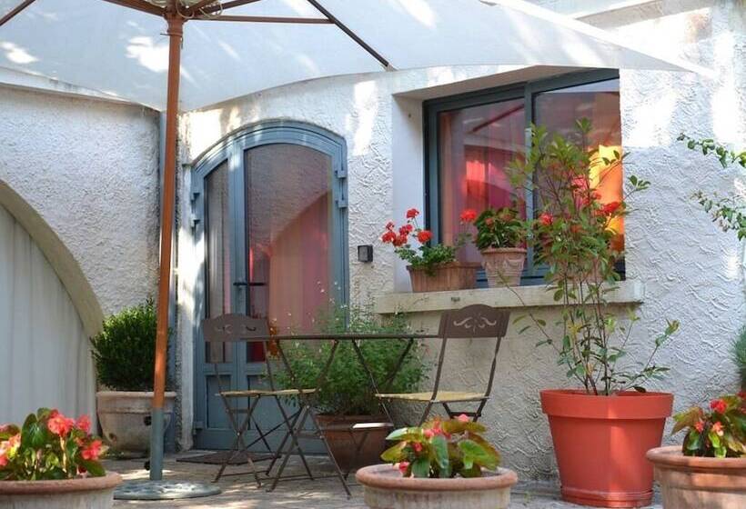 住宿加早餐  La Devinière