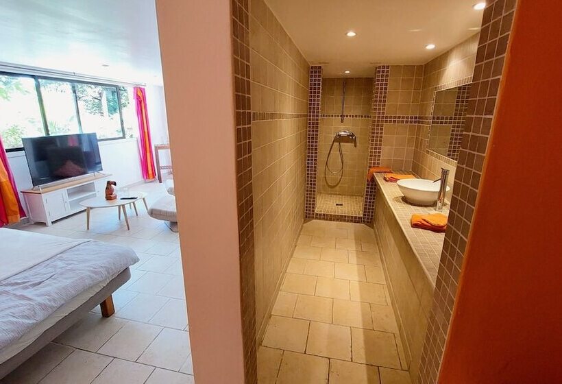 住宿加早餐  La Devinière