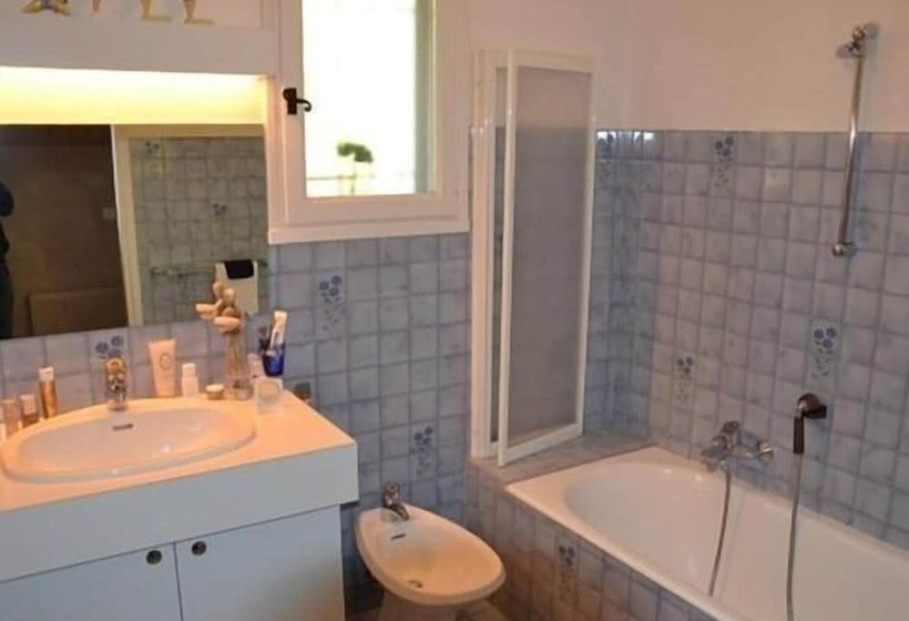 住宿加早餐  La Devinière