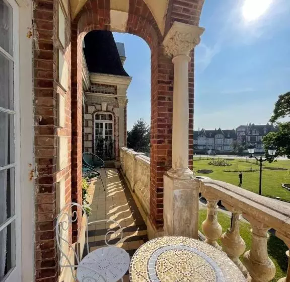 تختخواب و صبحانه La Villa L Argentine