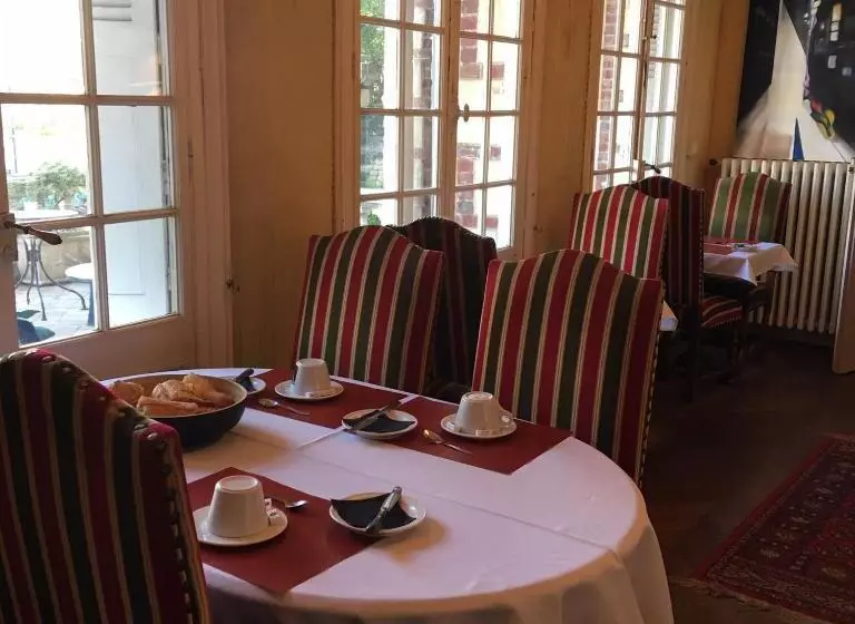 تختخواب و صبحانه La Villa L Argentine