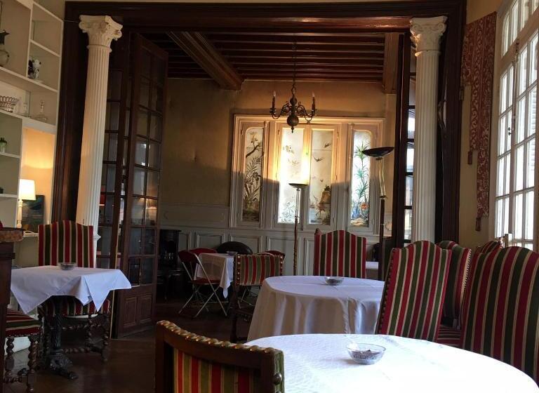 تختخواب و صبحانه La Villa L Argentine