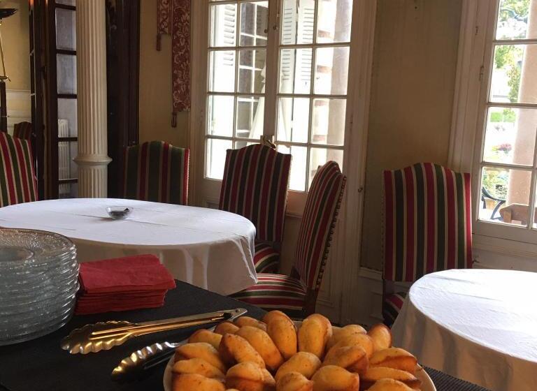 تختخواب و صبحانه La Villa L Argentine